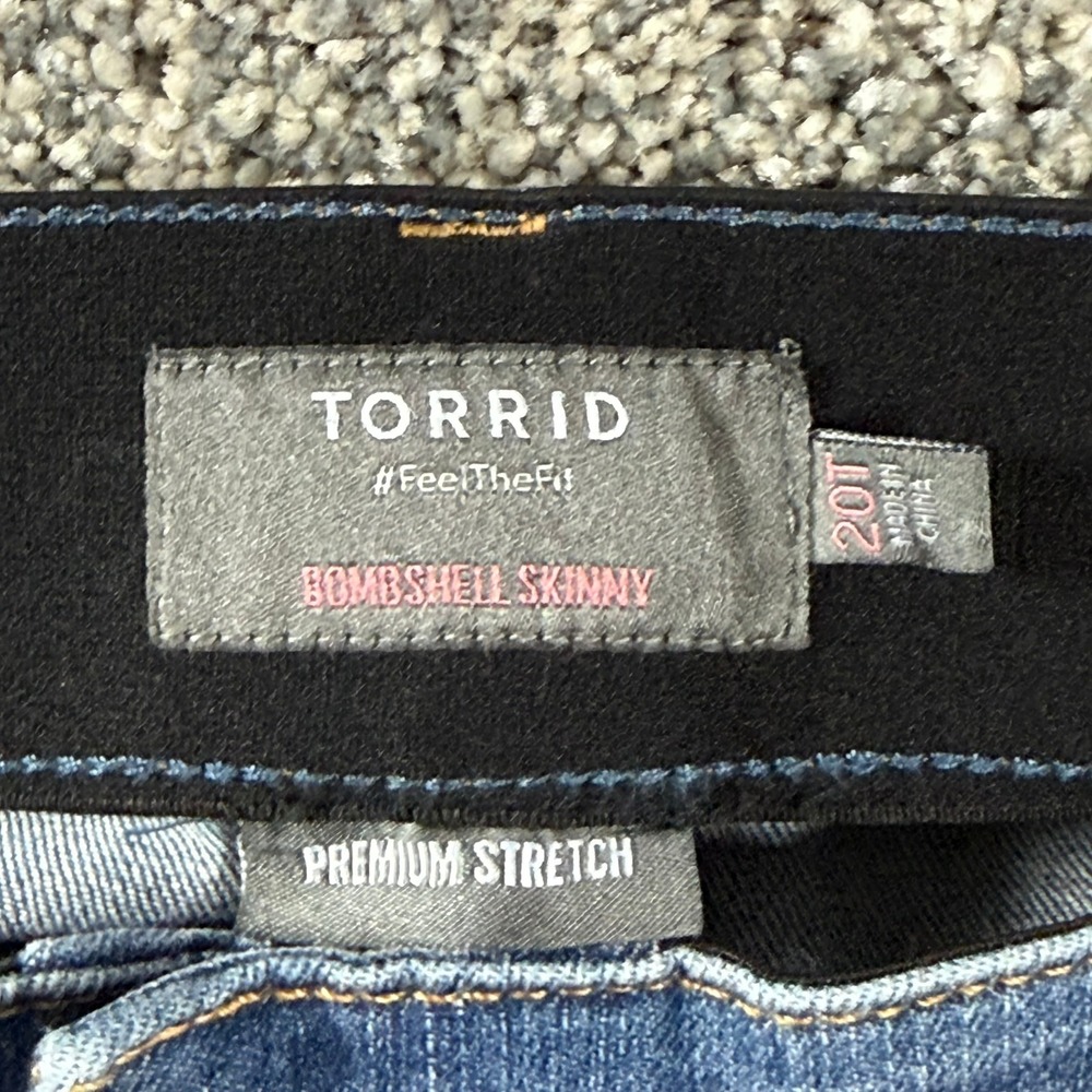 Torrid Bombshell Skinny Jeans Womens 20T Blue Premium Stretch High Rise Denim - Picture 2 of 9